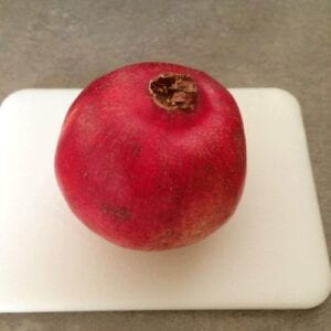 How To Seed A Pomegranate (without squirting juice all over yourself)